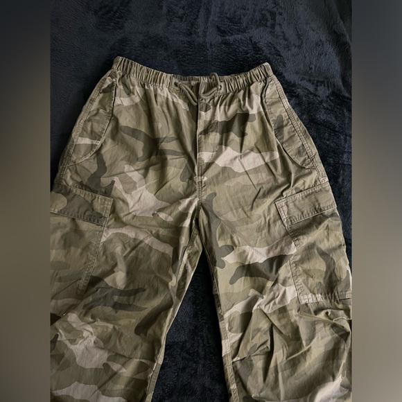 TNA Squad Pocket Parachute Pant - Picture 5 of 9